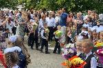 Алтайские депутаты посетили торжественные линейки в школах края 