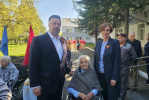 Татьяна Ильюченко и Григорий Бахтин присоединились к акции «Парад у дома ветерана» в Бийске