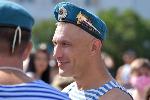 Александр Романенко и Виктор Томенко поздравили воинов-десантников с Днем ВДВ