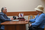 Александр Романенко поручил оказать помощь 80-летней жительнице Барнаула