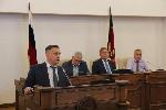 Новая система оплаты труда учителей стала главной темой Правительственного часа в АКЗС 