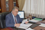 Пенсионер из Третьяковского района пожаловался спикеру АКЗС на отсутствие поселкового фельдшера