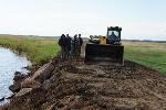 Иван Диркс провел ремонт плотины в Бурлинском районе