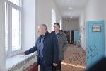 Сергей Серов проверил, как ведут ремонт школ в Панкрушихинском районе