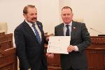 Сергей Белоусов вручил награды Совета Федерации главе наукограда и депутату Алтайского краевого Законодательного Собрания
