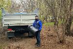 Алексей Кривенко провел «самоизоляционный» субботник на Мемориале Славы в Родино