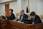 Депутаты предлагают увеличить выплату за медаль «Родительская слава» в Алтайском крае