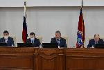 Концепцию развития промышленности до 2030 года обсудили на круглом столе в краевом парламенте
