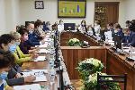 «Эта наша общая проблема и ответственность». Депутаты подключатся к поиску решений для закредитованной больницы Угловского района