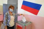 Депутаты АКЗС досрочно голосуют на избирательных участках по месту жительства