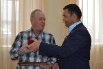 Депутат Фракции «Единая Россия» АКЗС Анатолий Вытоптов проводит работу на округе