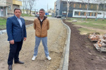 Игорь Панарин проверил, как идут работы по благоустройству дворов и общественных территорий в Заринске 