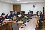 Александр Романенко дал поручение председателям комитетов АКЗС подготовить поправки в краевые законы в рамках реализации Послания Президента