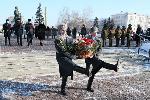 В День защитника Отечества к Мемориалу Славы в Барнауле возложили цветы