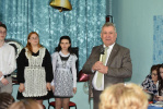 Александр Романенко поздравил одиннадцатиклассников Санниковской средней школы