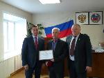 Сергей Сивец вручил удостоверения депутатам Залесовского районного Совета депутатов