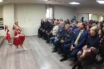 Депутаты поздравили жительниц региона с Днем матери