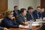 Депутаты на заседаниях фракций обсудили с членами Правительства итоги года для Алтайского края