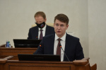 Вице-спикер АКЗС оценил возможность начинать сессии районных и городских советов депутатов с Гимна РФ