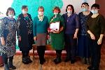 Наталья Цепенко застраховала от коронавируса учителей средней школы в Кулундинском районе