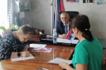 Александр Лазарев провел прием граждан по личным вопросам в селе Лушниково Тальменского района