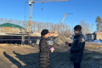 Артем Сафонов оценил ход строительства поликлиники в селе Зональное