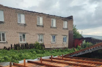 Юрий Матвейко помог жителям многоэтажки в Алейске решить вопрос с возведением новой крыши 