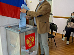 Депутаты АКЗС приняли участие в голосовании на выборах в Государственную Думу и в краевой парламент
