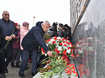 В День народного единства в Барнауле открыли стелу «Город трудовой доблести»